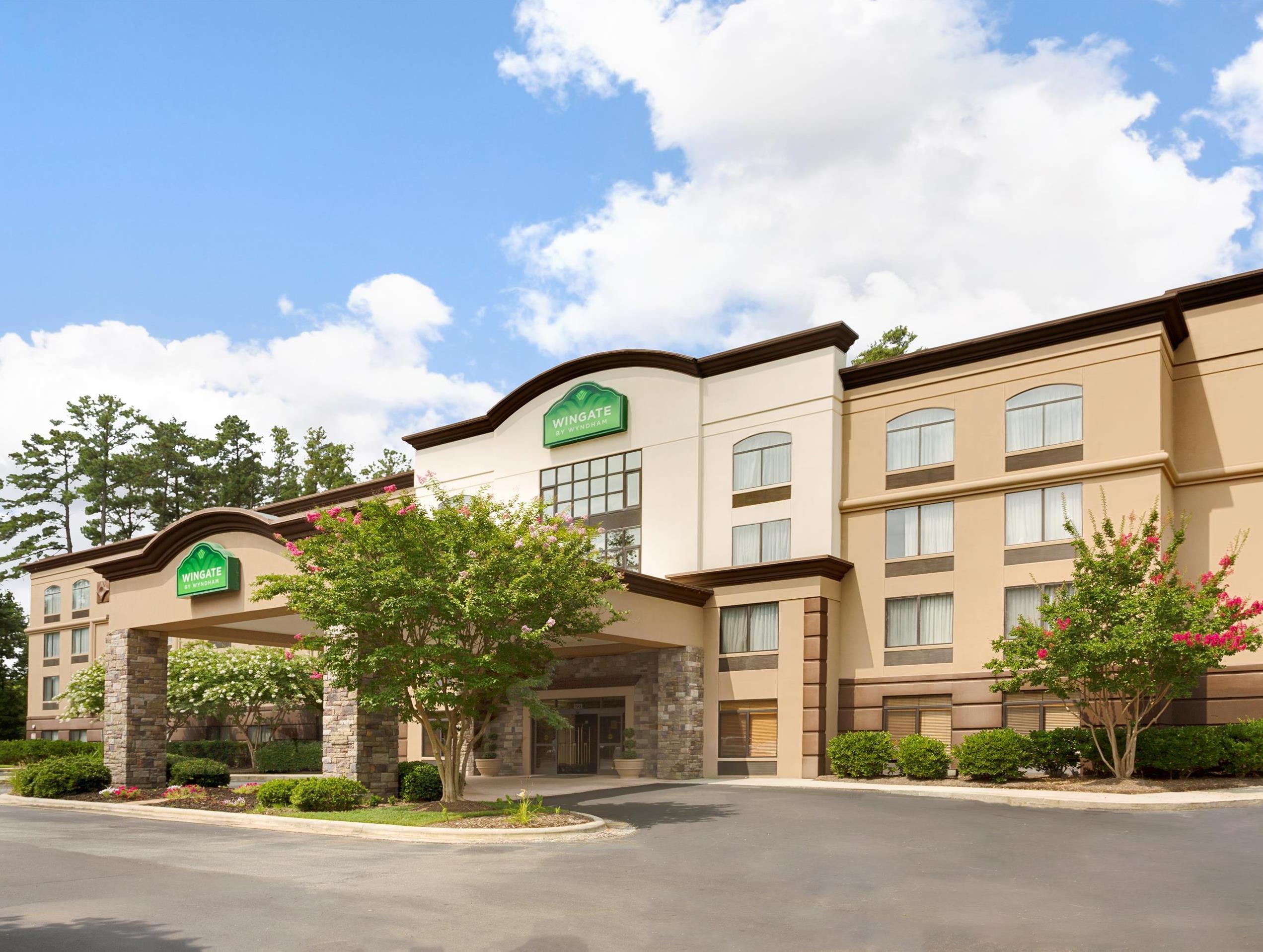 Wingate By Wyndham Raleigh Durham / Airport Hotel Екстериор снимка
