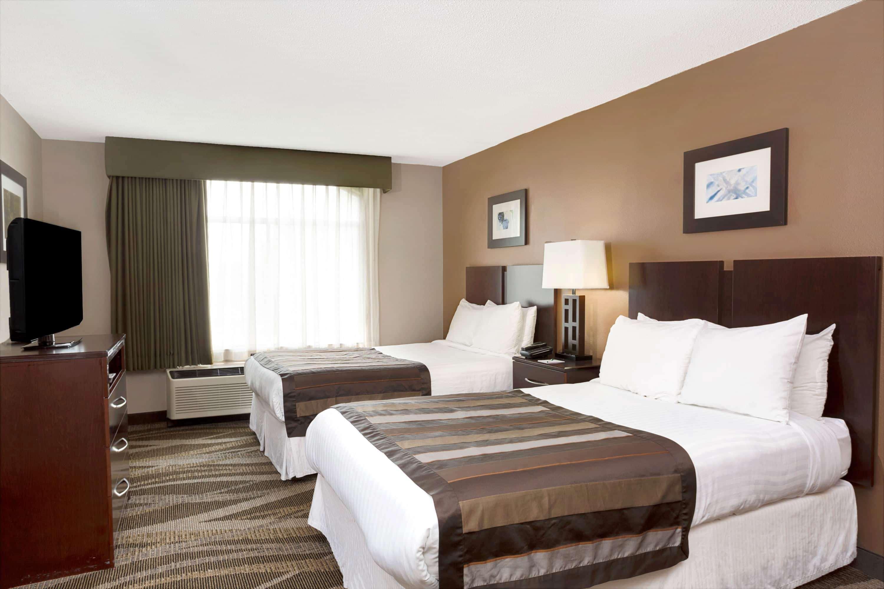 Wingate By Wyndham Raleigh Durham / Airport Hotel Екстериор снимка